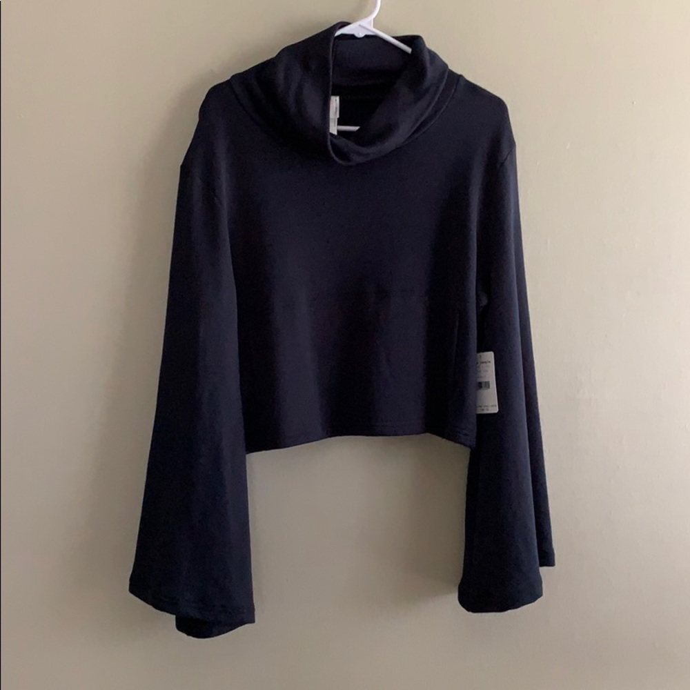 FREE PEOPLE MOVEMENT CROPPED HOODIE